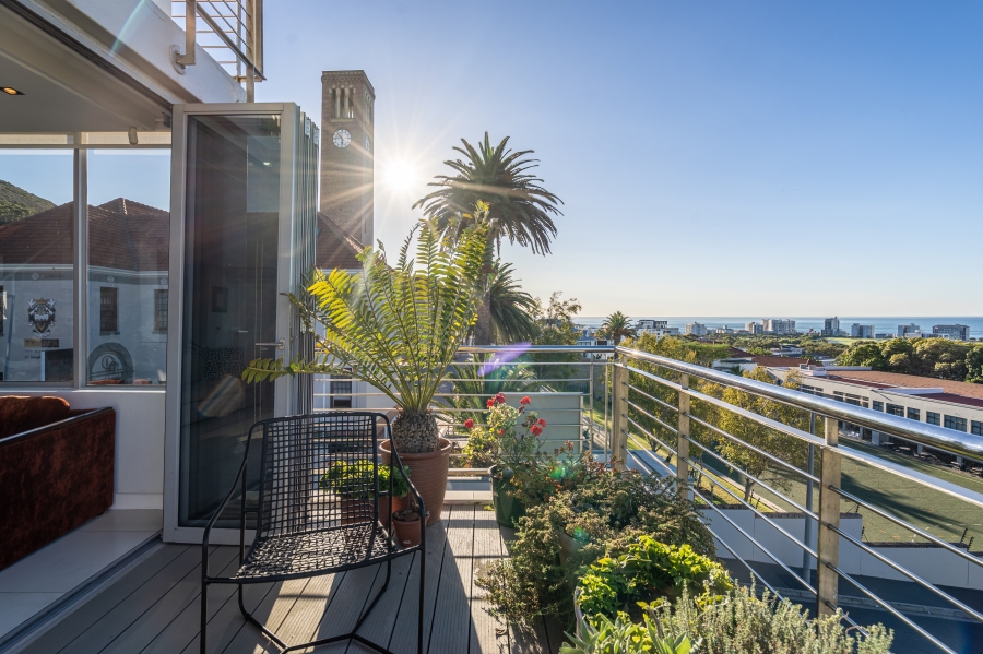 2 Bedroom Property for Sale in Green Point Western Cape